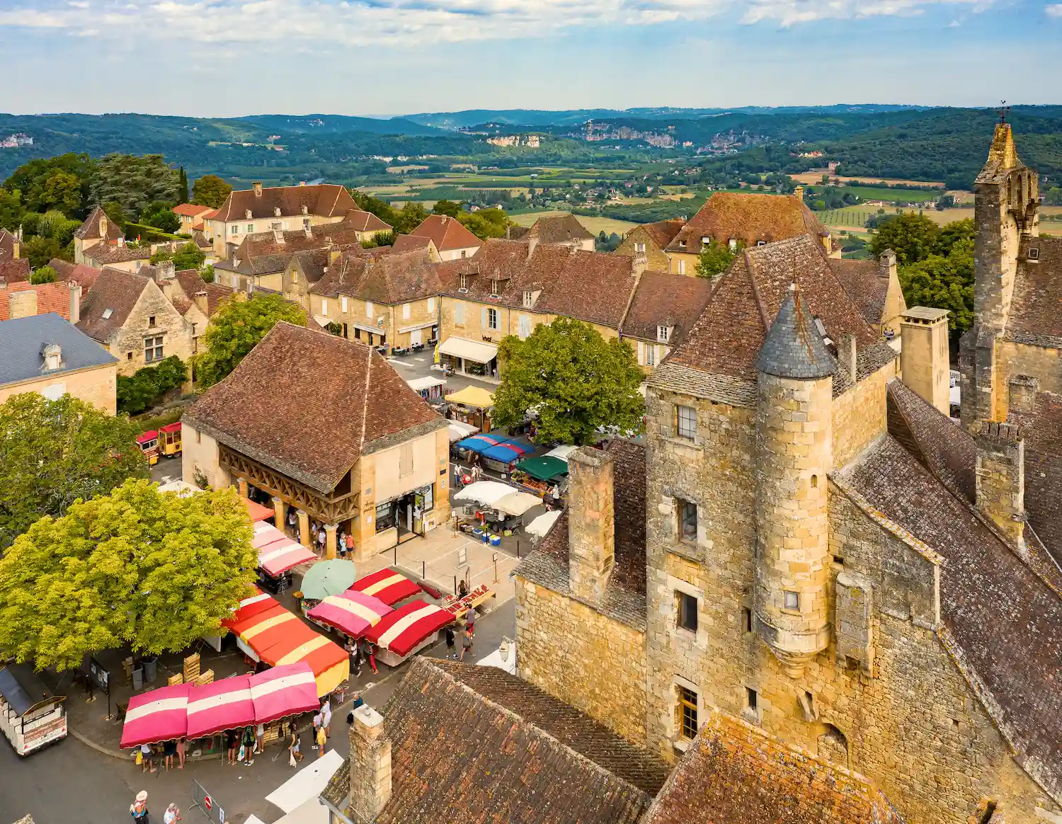 The most beautiful village in France: Domme The village of Domme, brought to life by the market